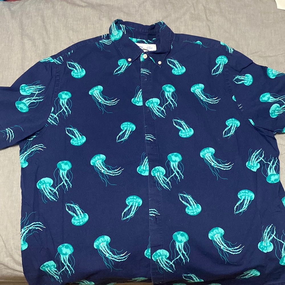 Old Navy jellyfish print shirt. Slim fit. XXL